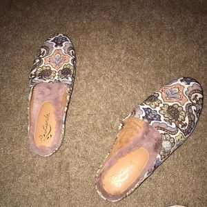 BROCADE PRINT LIENDO FLATS